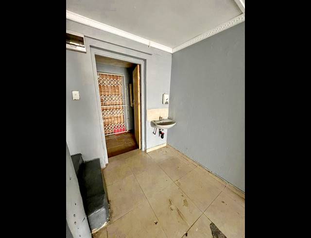 145M² RETAIL TO LET IN WESTCLIFF